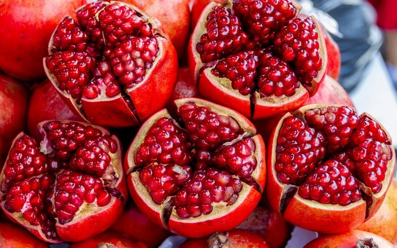 12 Shocking Foods That boost Nitric Oxide Levels 2 pomegrat